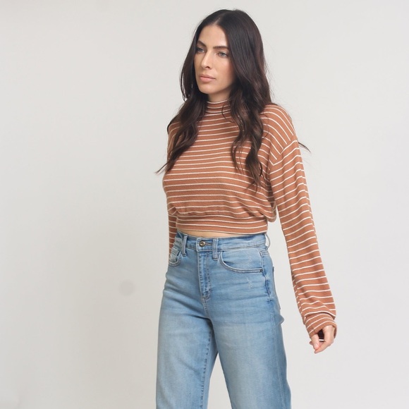 Fleece cropped sweatshirt top by The Classic - Picture 7 of 7